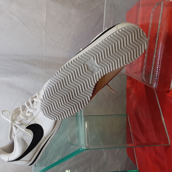 Shoes - Picture 2 of 3